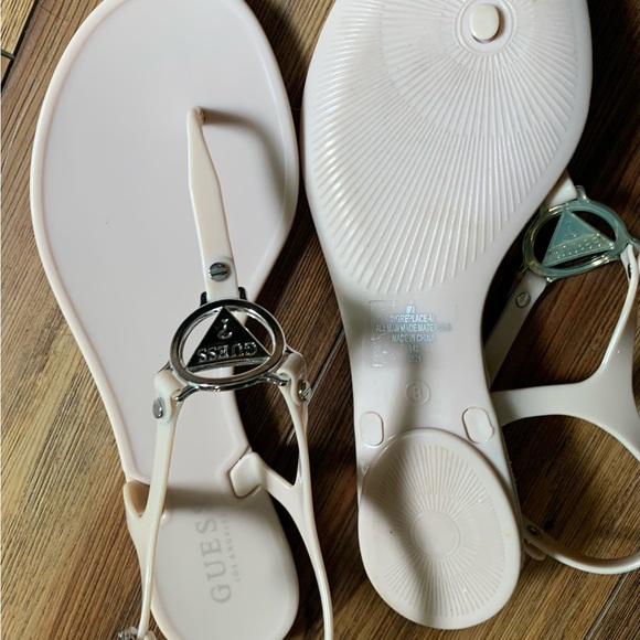 GUESS Women's Creamy Pink Sandals Size 8 - Picture 6 of 8